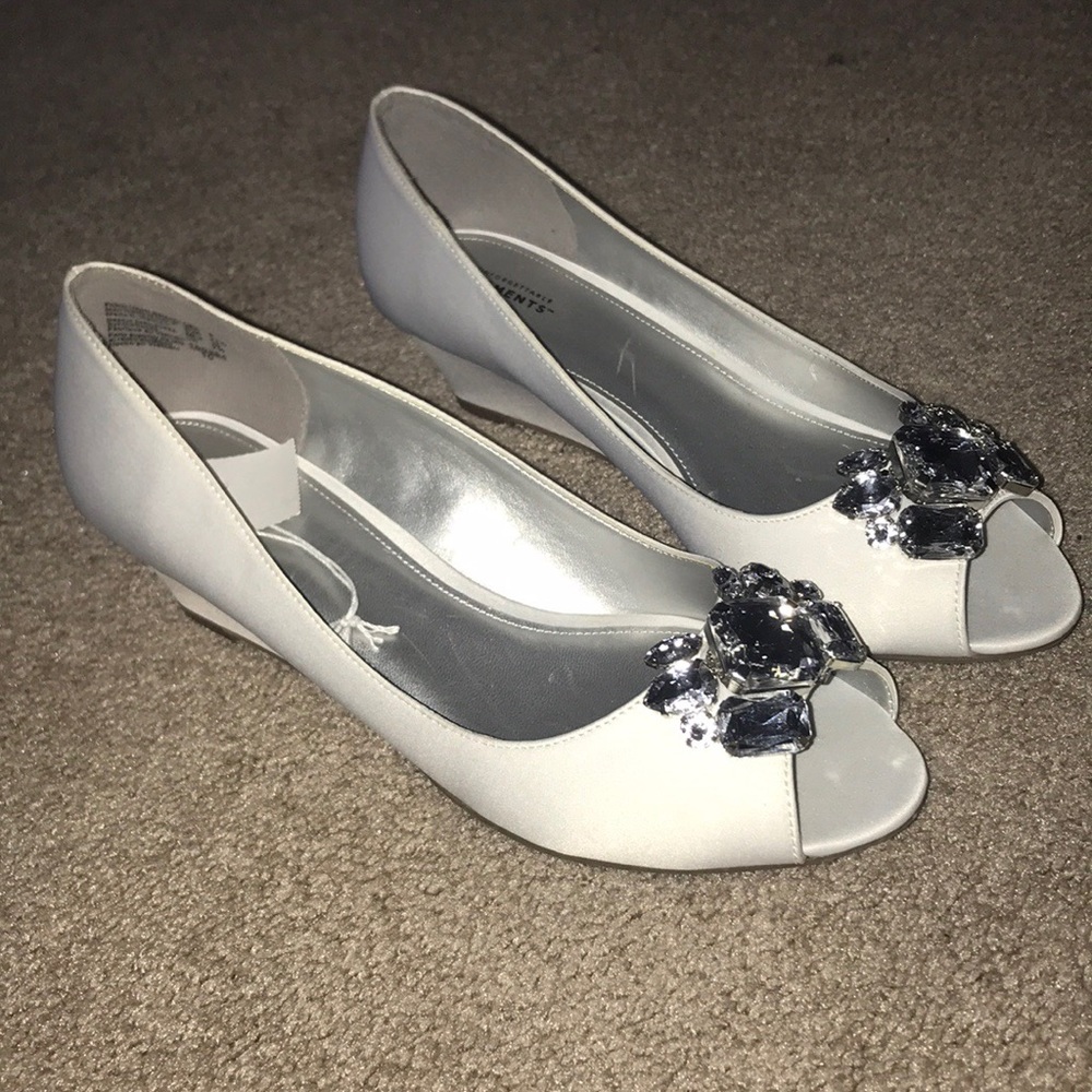 DIABLE WHITE WEDGES! (Size:9)